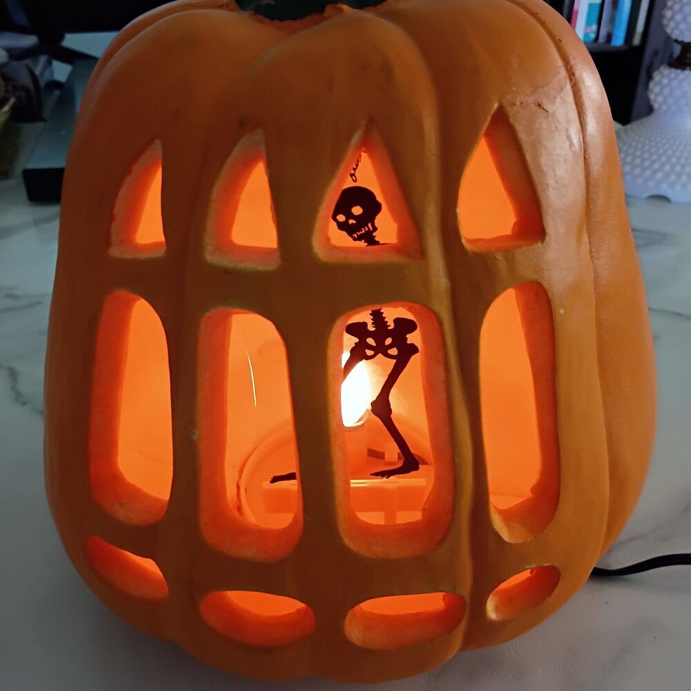 Vintage Trendmasters Light-Up Skeleton Pumpkin Jack-O-Lantern Blow Mold